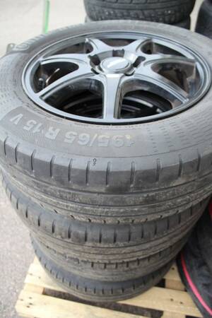 Sommardäck på aluminiumfälg 19565 R15