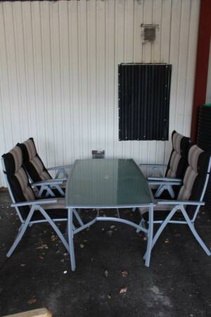 Utegrupp i glas och metall 7 delar, bord och stolar 42