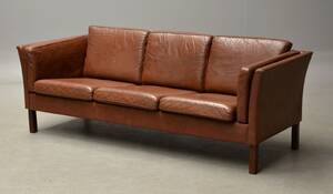 Dansk møbelproducent. Tre-personers sofa, læder