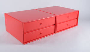 Peter J. Lassen. To Montana moduler, model 7142, D. 46 cm. 2