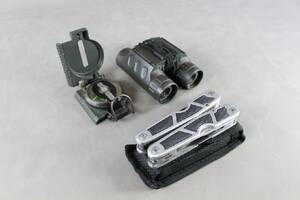 Kikare Dewlin, kompass och universalverktyg