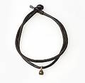Ole Lynggaard, armband i brunt kalvskinn