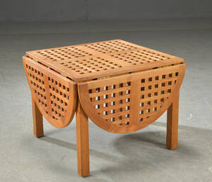 Trip Trap. Kløverformet bord af teaktræ