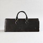 Louis Vuitton, konformad axelbandsväska i svart