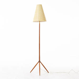 Golvlampa med skärm