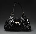 Gucci, skuldertaske af sort laklæder, model 1000 D Gold Large Denne vare er sat til omsalg under nyt varenummer 4181451