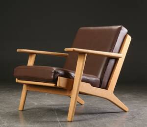 Hans J. Wegner. Lav lænestol, model GE 290 
