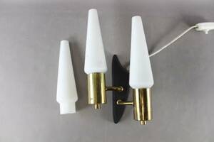 Vägglampa i mässing