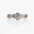 Ring 18 k vitguld diamanter 