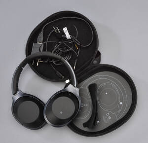 Sony. Wireless noise-cancelling headset.