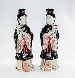 FIGURINER, ett par, Kina. 1900-tal.