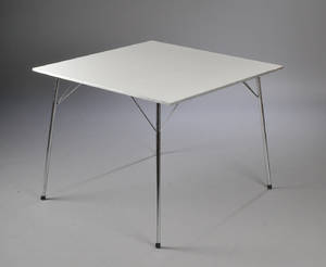 Arne Jacobsen 1902-1971. Kvadratisk bord, specialudførelse