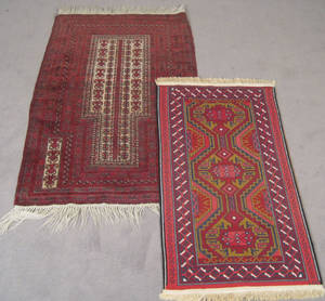 Orientalske tæpper. 120 x 65 og 150 x 95 cm. 2