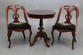  BORD OCH 2 STOLAR, mahogny, 1900-talets första kvartal.