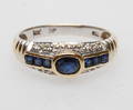  RING, guld 18k, med stenar, total vikt ca. 3,0 gram.