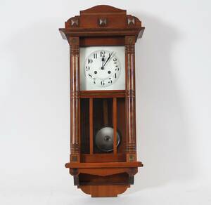 Väggur, jugend, tidigt 1900-tal