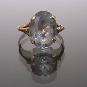 RING guld 18K, med akvamarin, totalvikt 4,4 gram.