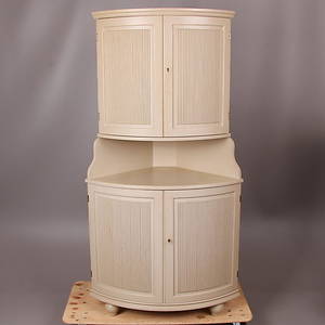  HÖRNSKÅP, gustaviansk stil, 1900-tal.