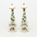  FLAKONGER, 1 par, porslin, 181900-tal.