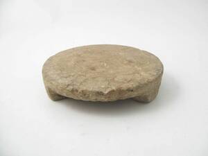 Stenplatta på fötter, dekor med ros