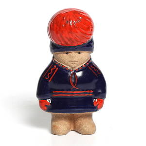  LISA LARSON. Figurin ur serien Världens barn, stengods, Gustavsberg. 1900-tal.