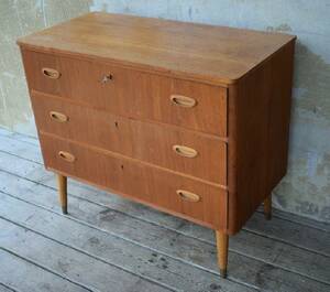 Teak byrå E35
