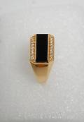  KLACKRING, 14 K guld, onyx, 16 st diamanter.