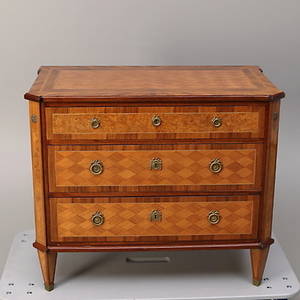  BYRÅ, sengustaviansk stil, 1900-tal.