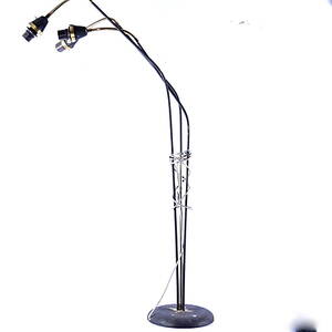 GOLVLAMPA, 3-armad, svartlackerad metallmässing, 1900-talets mitt.