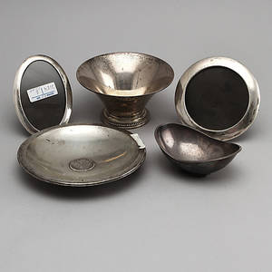  SKÅLAR, 2 st, FAT samt RAMAR, 2 st, silver. Vikt utan ramar 610 gram.