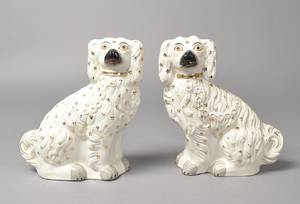 Par engelske Stafffordshire hunde i fajance. 2