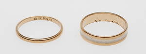  RINGAR, 2 st, 18k guld, vikt ca 4,7 gr.