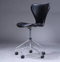 Arne Jacobsen. Kontorstol model AJ 3107, nybetrukket  Denne vare er sat til omsalg under nyt varenummer 4226947