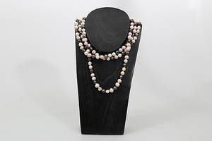  HALSBAND, vita och svarta sötvattenspärlor, 2000-tal.