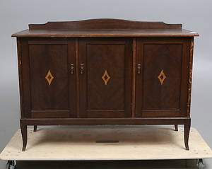 SIDEBOARD, 1900-talets första hälft.