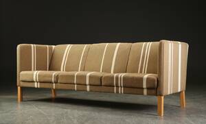 Erik Jørgensen. Tre--pers. sofa