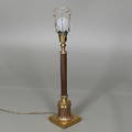  BORDSLAMPA i gulmetall, 1900-tal.