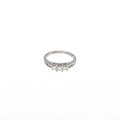  RING, 14K vitguld med diamanter, totalt ca 0,5 ct. Vikt 3,5 g.
