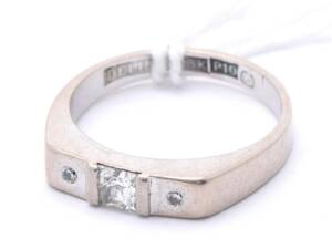 Ring 18K vitguld