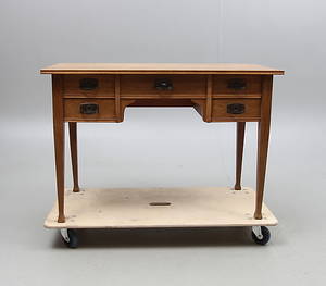 SKRIVBORD, jugend, 1900-talets första hälft.