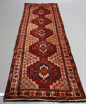 MATTA, orientalisk, ca 320 x 107 cm.