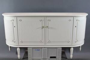 Sideboard i gustaviansk stil