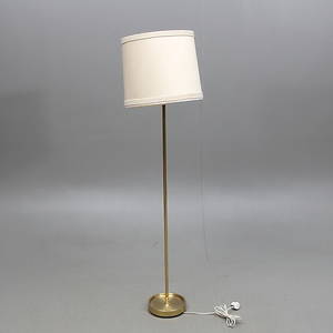  GOLVLAMPA, stomme i gulmetall, 1900-tal.