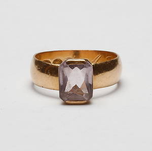  RING, 18k guld, Finland, 1800-tal, vikt ca 6,5 gram.