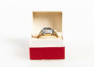 RING, 18k guld med akvamarin