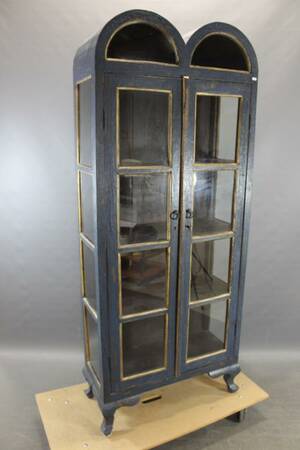 Vitrinskåp 