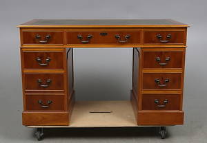  SKRIVBORD, engelsk stil, 1900-tal.