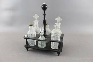 Bordsapotek i trä och glas