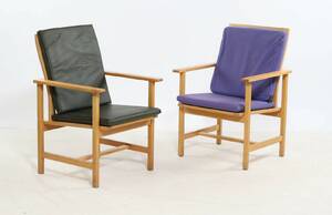 Børge Mogensen. Par armstole af eg model 2257 2