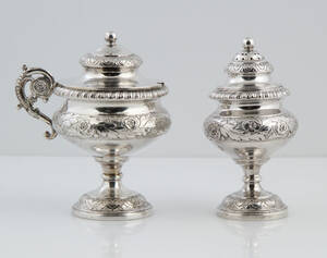 Strøbøsse samt sennepskrukke af sølv, Danmark 1916 2